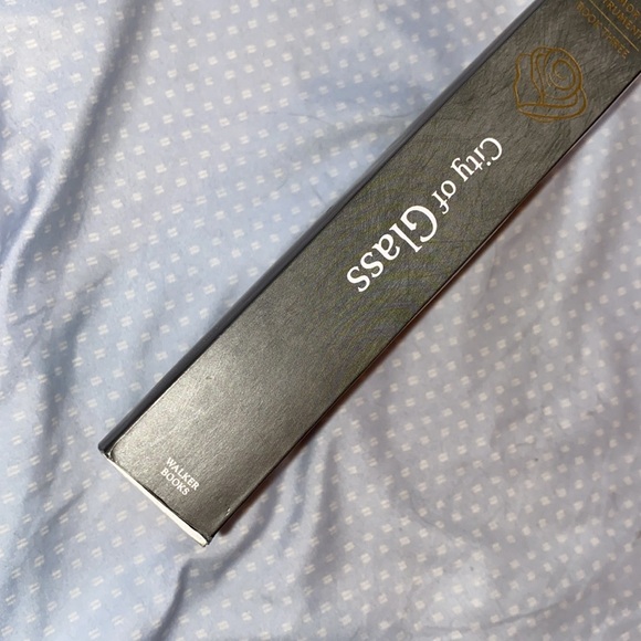 The Mortal Instruments book three “City of Glass” - Picture 3 of 4